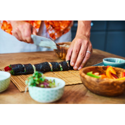 Feuille algue nori cru basse température sushi maki délicieux Feuille algue nori cru basse température sushi maki délicieux