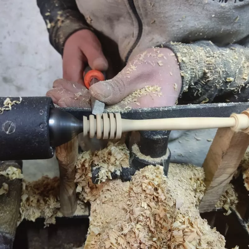 Cuillère à miel artisanale en bois de hêtre - Les Ruchers d