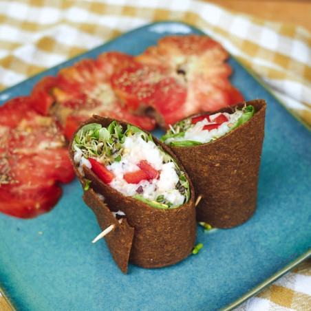 wrap version crue tomate façon provencale herbes aromatiques wrap version crue tomate façon provencale herbes aromatiques
