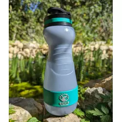 Eco-friendly bio-based filtering water bottle to purify all types of water Eco-friendly bio-based filtering water bottle to purify all types of water