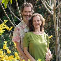 Eric et Aurélie Viard, auteurs, gérants de la boutique en ligne Biovie Eric et Aurélie Viard, auteurs, gérants de la boutique en ligne Biovie
