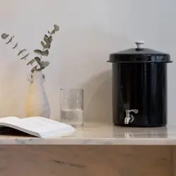 Filtro Ecofiltro 5L Nero: Purificatore d'acqua in argilla