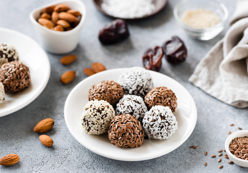 Boules d'énergie au cacao cru