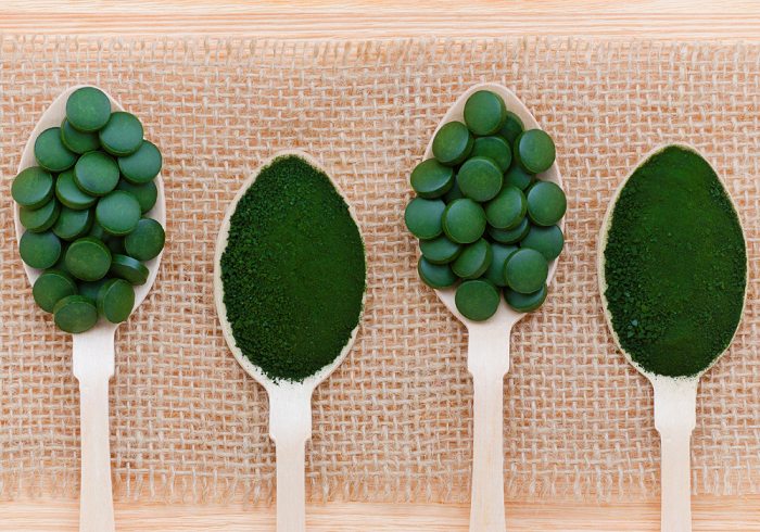 spiruline en poudre, comprimés, gélules