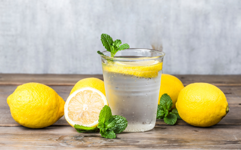 Eau citronnée