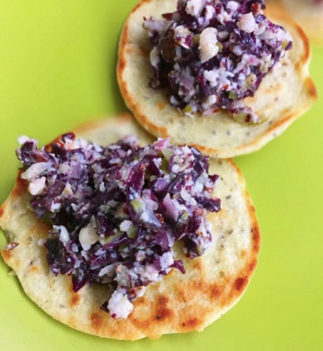 Tártaro de algas dulse com avelãs