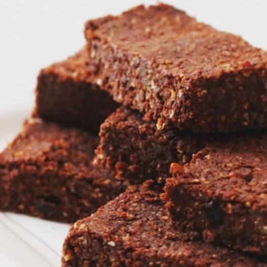 Raw chocolate heart: a healthy and energizing treat