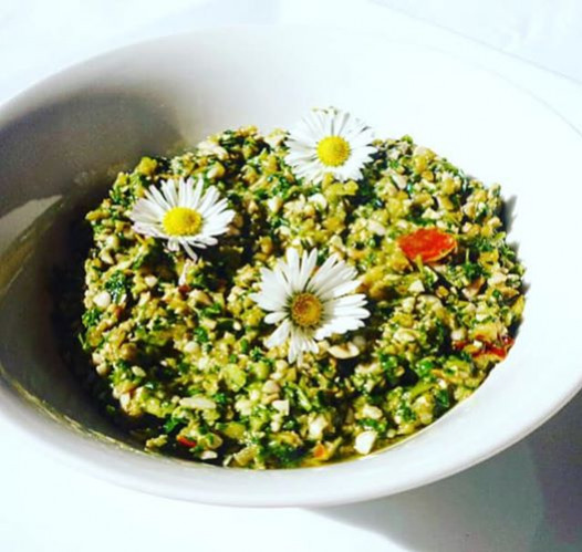 Pesto d'ail des ours cru et vegan — Recette sans pignon de pin