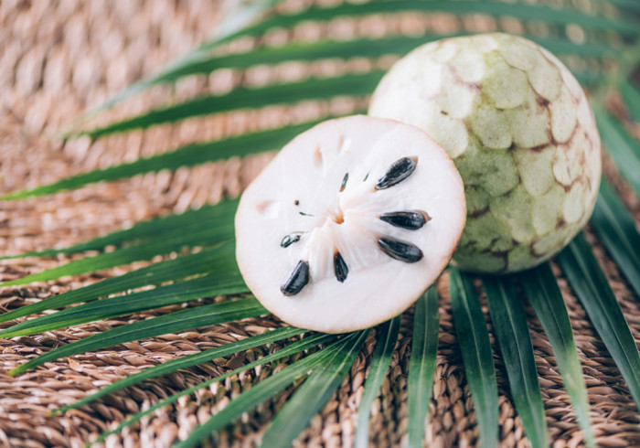 Cherimoya : bienfaits, dangers et comment le manger en 2026 ?