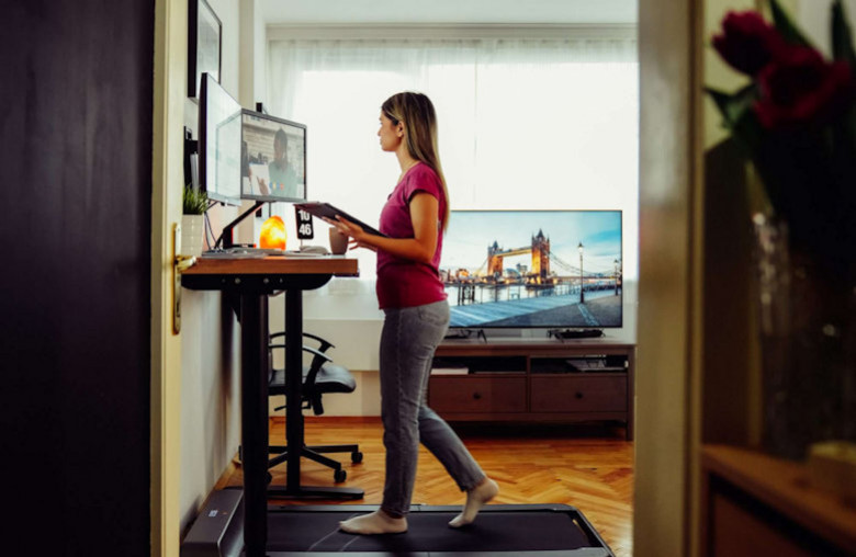 Les 8 bénéfices du tapis de marche au bureau