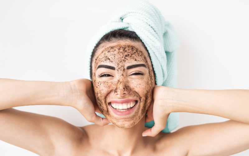 Prepare your skin for the sun with a natural scrub!