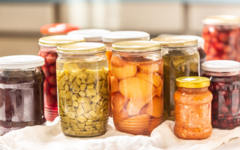 How to preserve summer fruits and vegetables to consume them in winter?