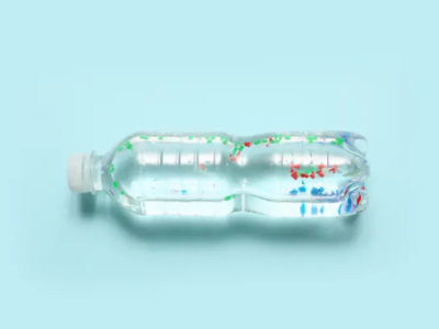Microplastiche nell'acqua potabile: la guida completa