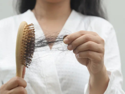 Huile de ricin contre la chute de cheveux : le protocole complet en 4 semaines