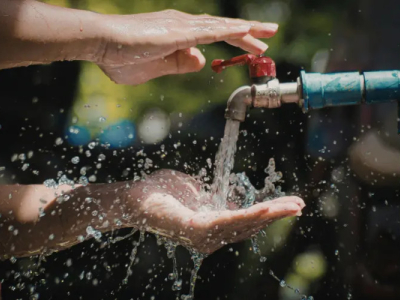 Come filtrare l'acqua del rubinetto dai contaminanti, confronto onesto e soluzio